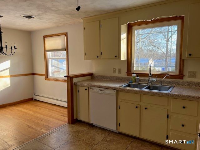 12 Dune Road, Enfield, CT 06082