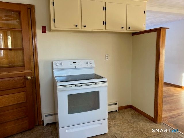 12 Dune Road, Enfield, CT 06082