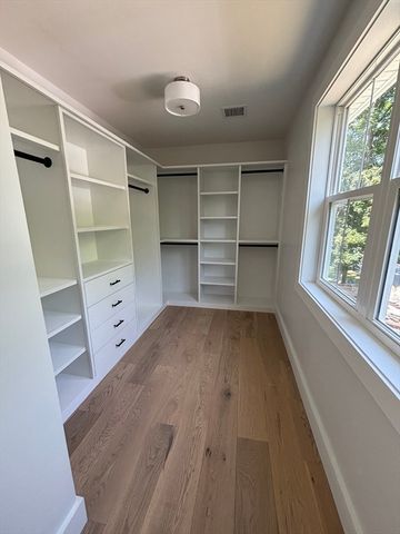 15 Mount Auburn St, Hopkinton, MA 01748