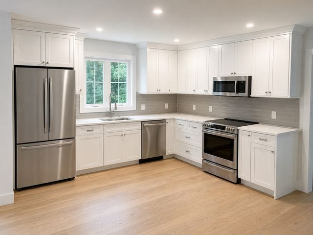 15 Mount Auburn St, Hopkinton, MA 01748