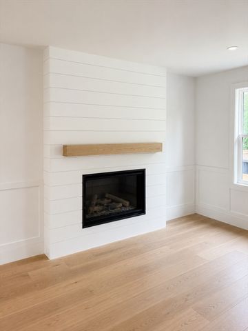 15 Mount Auburn St, Hopkinton, MA 01748