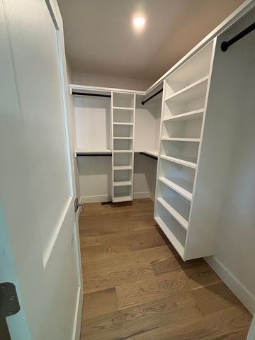 15 Mount Auburn St, Hopkinton, MA 01748