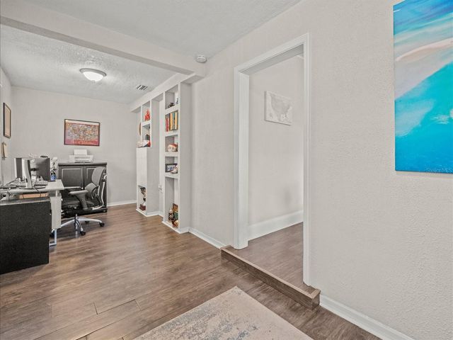 1009 E CURTIS STREET, Tampa, FL 33603