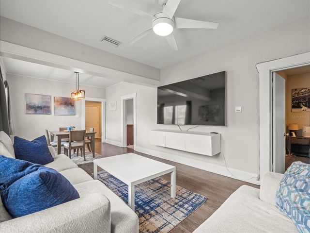 1009 E CURTIS STREET, Tampa, FL 33603