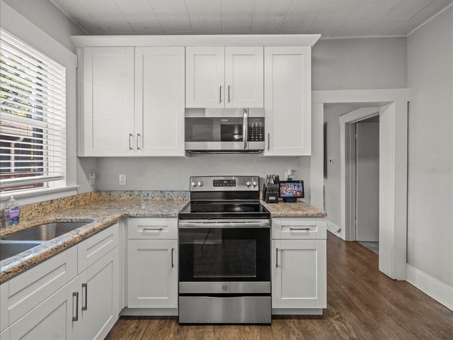 1009 E CURTIS STREET, Tampa, FL 33603