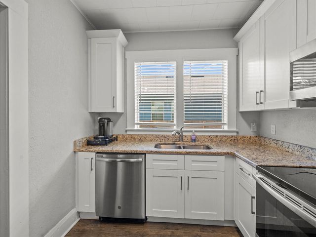 1009 E CURTIS STREET, Tampa, FL 33603