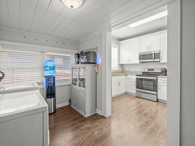 1009 E CURTIS STREET, Tampa, FL 33603