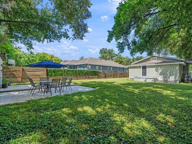 1009 E CURTIS STREET, Tampa, FL 33603