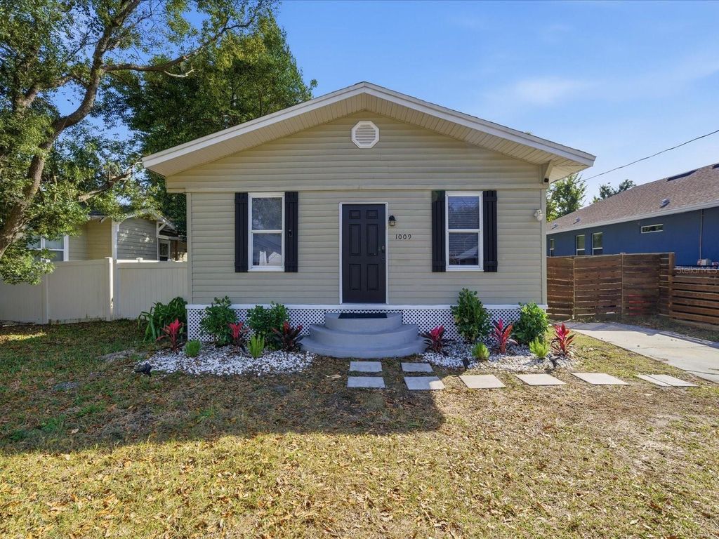 Image 1 of property listing at 1009 E CURTIS STREET, Tampa, FL 33603