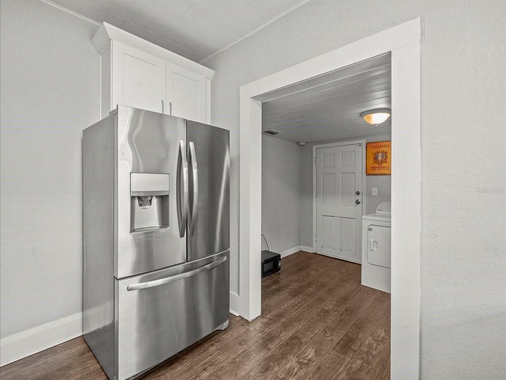 Image 27 of property listing at 1009 E CURTIS STREET, Tampa, FL 33603