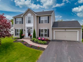 8228 Dampier Circle, Clay, NY 13090