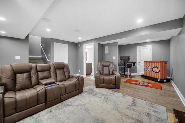 540 Lily Court, Valparaiso, IN 46385