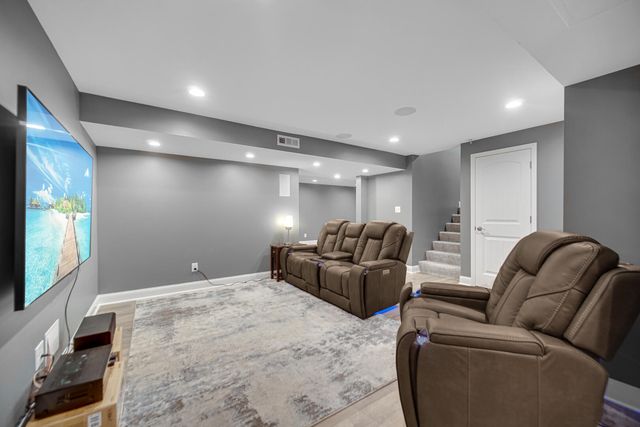 540 Lily Court, Valparaiso, IN 46385