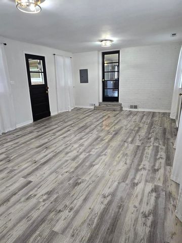 6101 W 82nd Place, Burbank, IL 60459