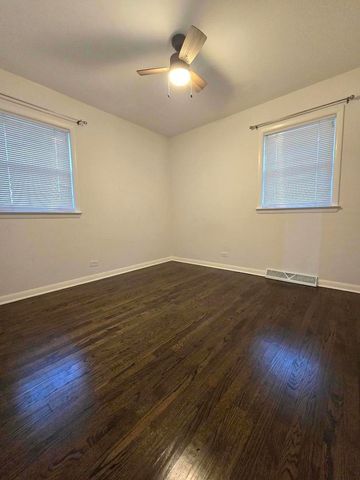 6101 W 82nd Place, Burbank, IL 60459