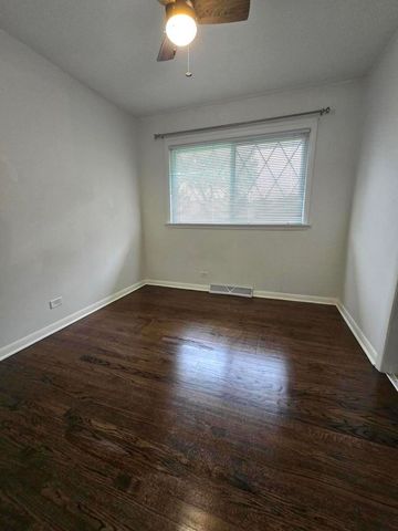 6101 W 82nd Place, Burbank, IL 60459