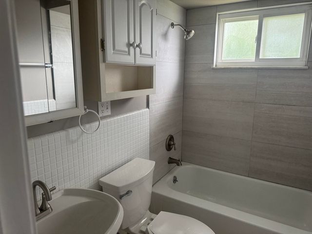 4859 Mansfield Avenue 8H, Royal Oak City, MI 48073