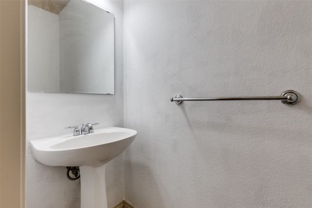 341 Metropolitan Drive, Plano, TX 75023