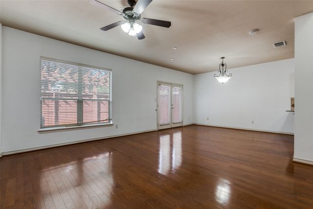 341 Metropolitan Drive, Plano, TX 75023