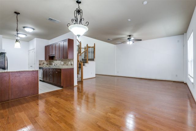 341 Metropolitan Drive, Plano, TX 75023