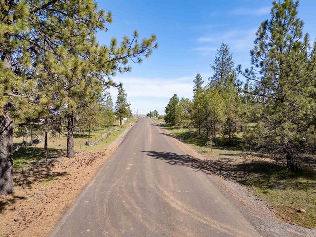 14725 S STANGLAND Rd, Cheney, WA 99004