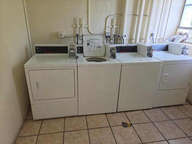 2401 RIVERSIDE Drive 306-B, Coral Springs, FL 33065