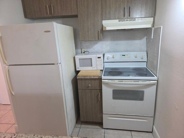 2401 RIVERSIDE Drive 306-B, Coral Springs, FL 33065