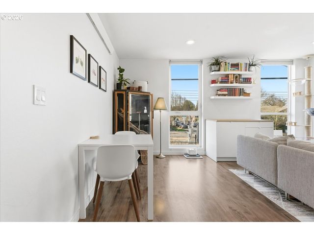 1480 N JARRETT St 204, Portland, OR 97217