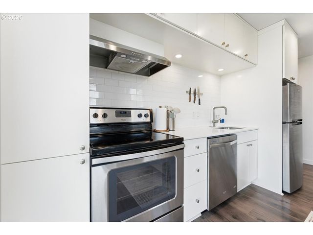 1480 N JARRETT St 204, Portland, OR 97217