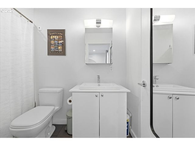 1480 N JARRETT St 204, Portland, OR 97217