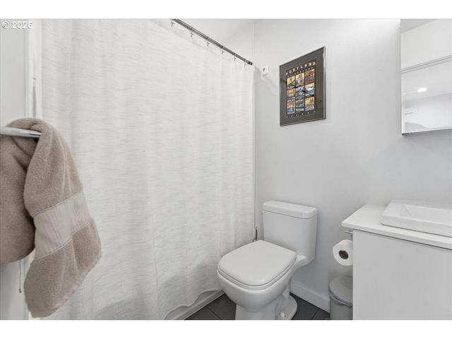 1480 N JARRETT St 204, Portland, OR 97217