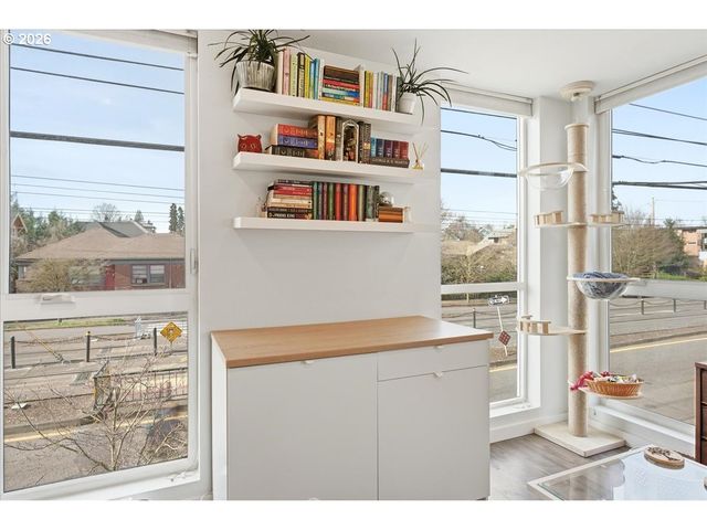 1480 N JARRETT St 204, Portland, OR 97217