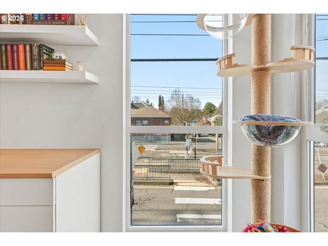 1480 N JARRETT St 204, Portland, OR 97217