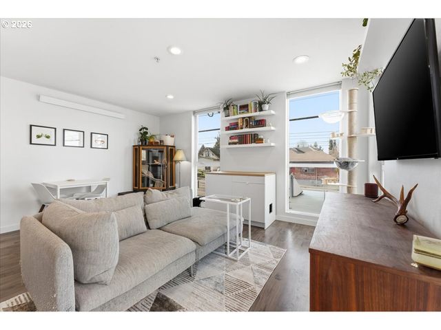 1480 N JARRETT St 204, Portland, OR 97217