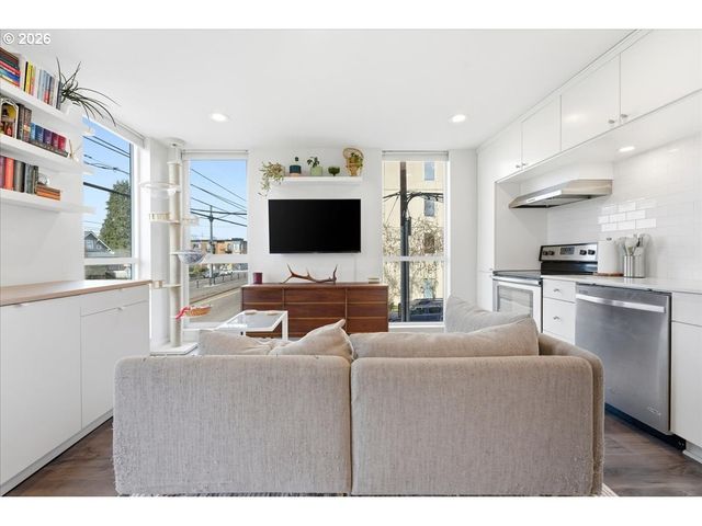 1480 N JARRETT St 204, Portland, OR 97217