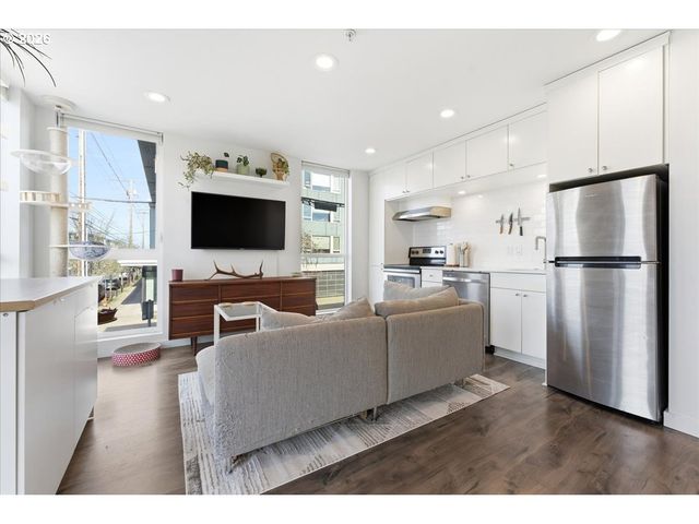 1480 N JARRETT St 204, Portland, OR 97217