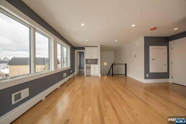 38 Hilliard Avenue 1, Edgewater, NJ 07020