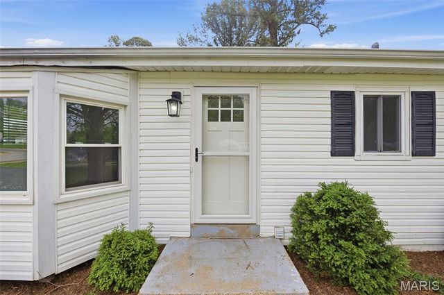 218 Robin Hill Lane, St Louis, MO 63021
