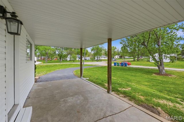 218 Robin Hill Lane, St Louis, MO 63021