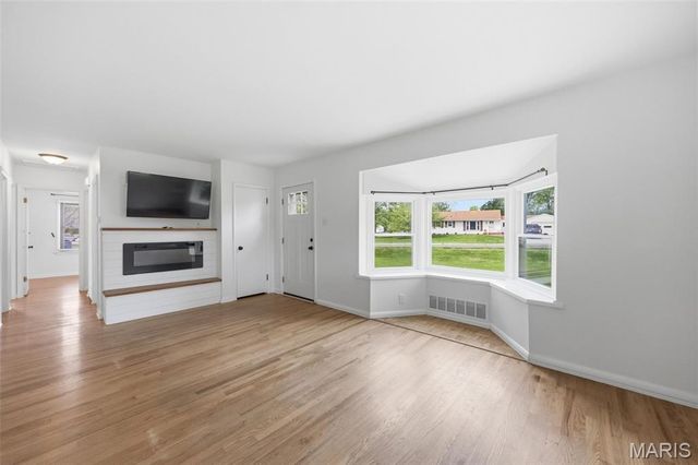 218 Robin Hill Lane, St Louis, MO 63021