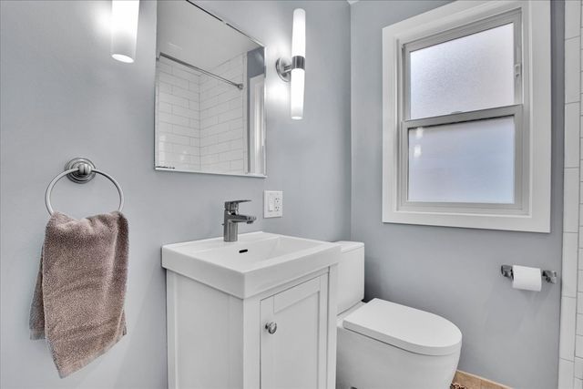 7246 W FITCH Avenue, Chicago, IL 60631