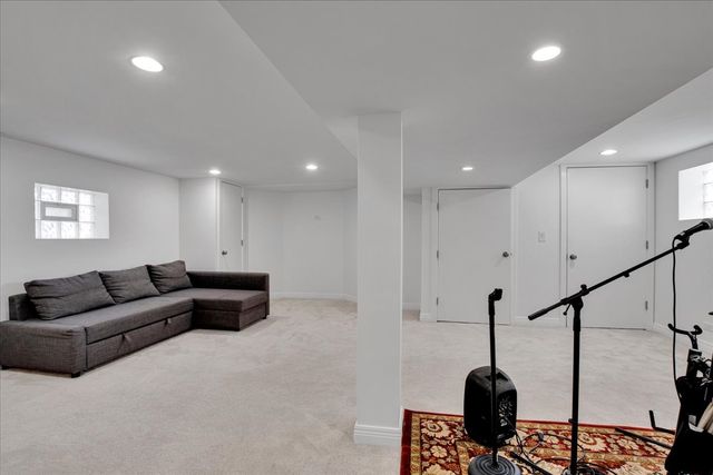 7246 W FITCH Avenue, Chicago, IL 60631