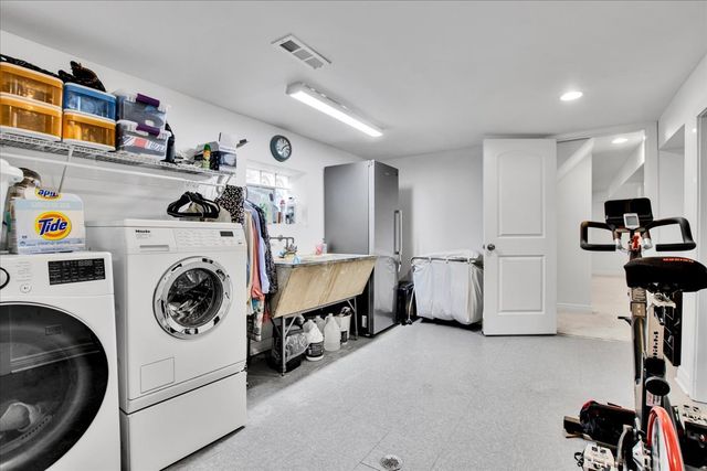 7246 W FITCH Avenue, Chicago, IL 60631