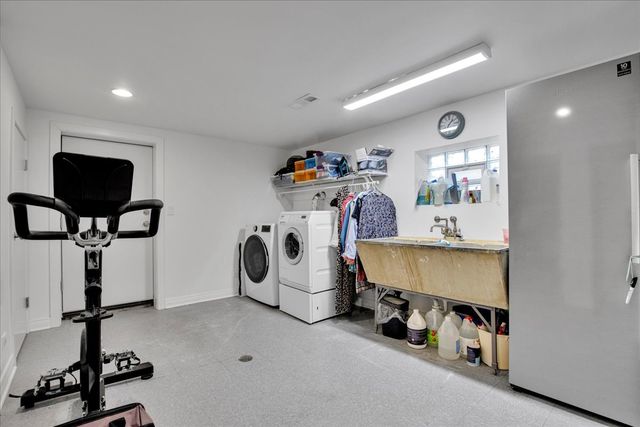 7246 W FITCH Avenue, Chicago, IL 60631