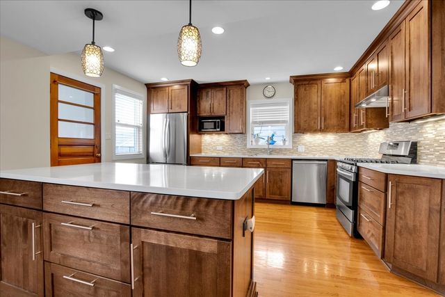 7246 W FITCH Avenue, Chicago, IL 60631