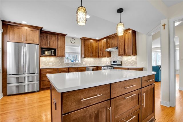 7246 W FITCH Avenue, Chicago, IL 60631