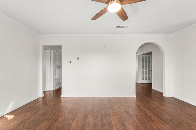 2832 Laramie Street, Irving, TX 75062