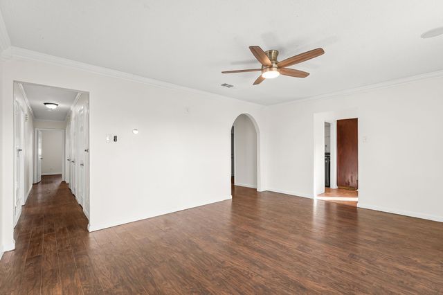 2832 Laramie Street, Irving, TX 75062