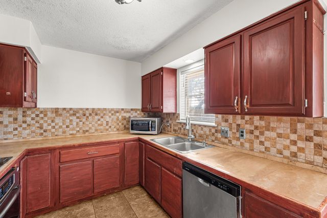 2832 Laramie Street, Irving, TX 75062