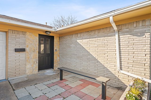 2832 Laramie Street, Irving, TX 75062